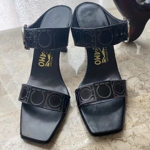 Salvatore Farragamo Slides Black Embossed Logo Leather size 7.5, Heel 3” Rare